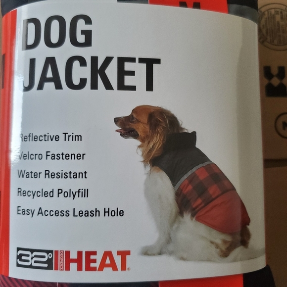32 Degrees Dog Jacket New Size Medium M Black and Red Plaid - Picture 8 of 8